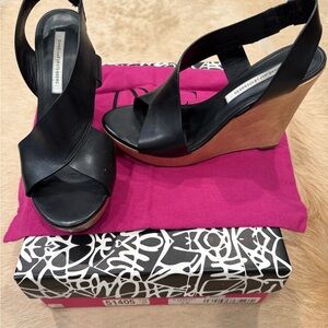 DVF Sunny Wedge Sandals with wood heel Slingback and Open-Toe Design